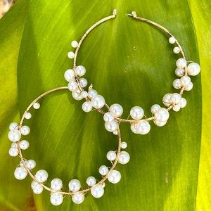 Gold Hoop earrings with shell pearls!